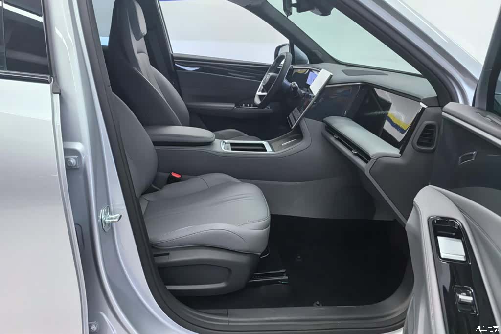 Geely Galaxy L7, 2025 8