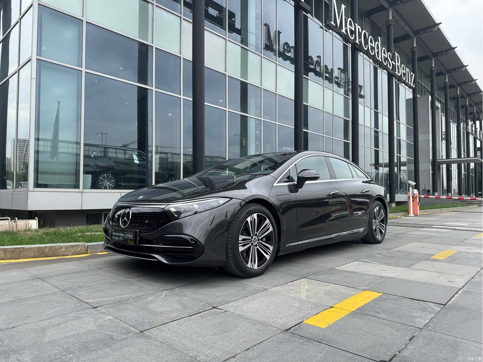 Mercedes-Benz EQS, 2024 2