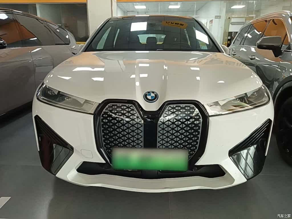 BMW iX, 2022 3
