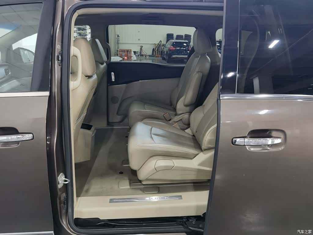 Buick GL8, 2018 15