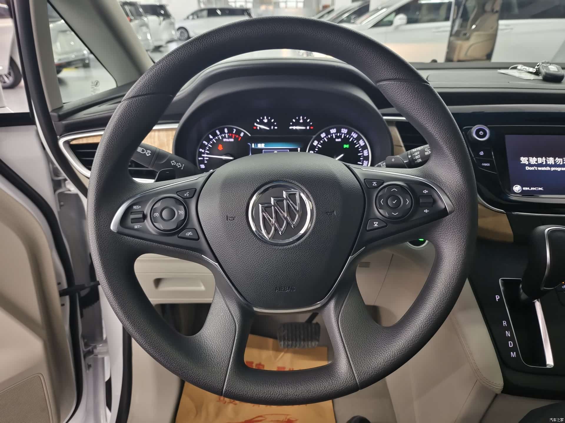 Buick GL8, 2018 9