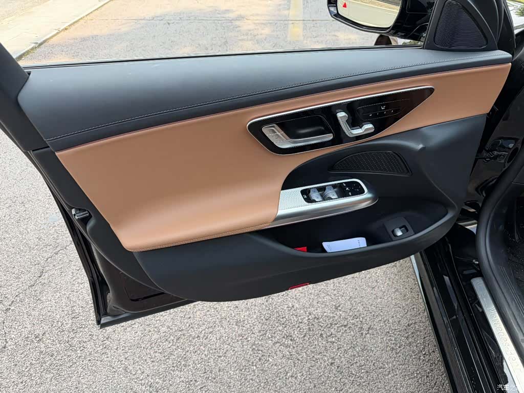 Mercedes-Benz E-Class, 2025 6