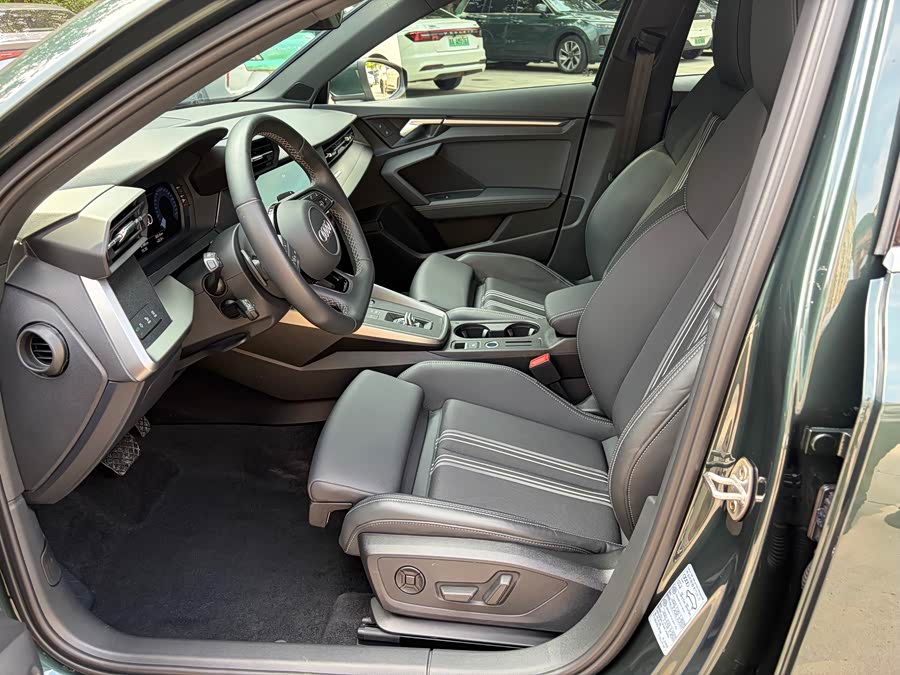 Audi A3 2023, фото 4