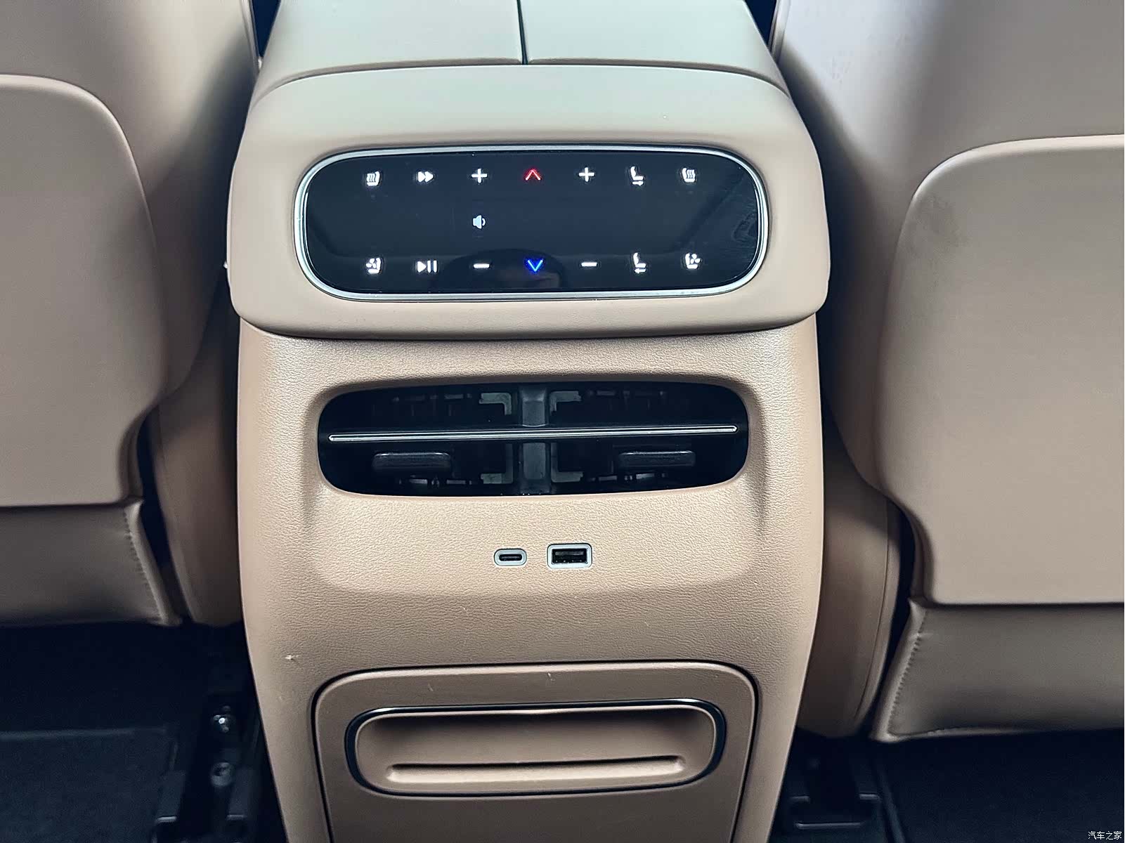 Leapmotor C11, 2025 20