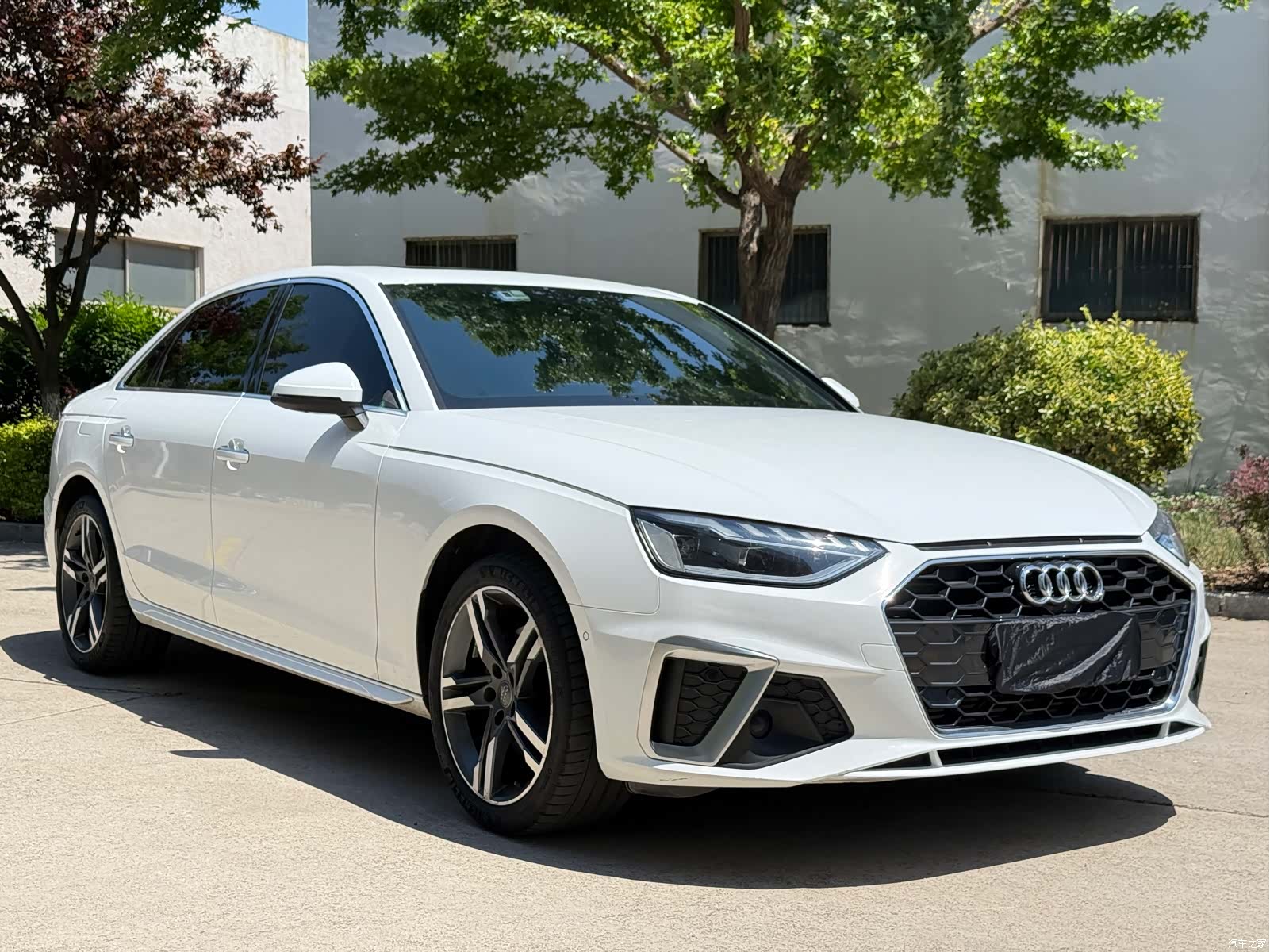 Audi A4L, 2021 все фото