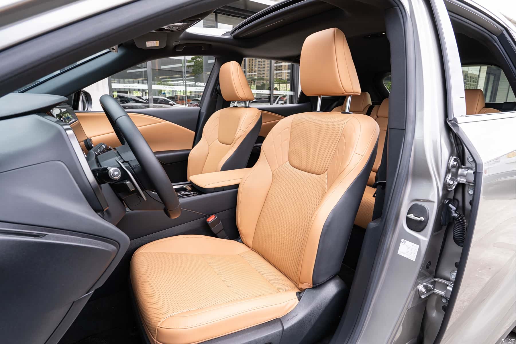 Lexus RX, 2023 11