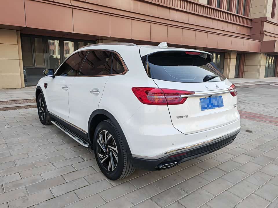 Hongqi HS5
