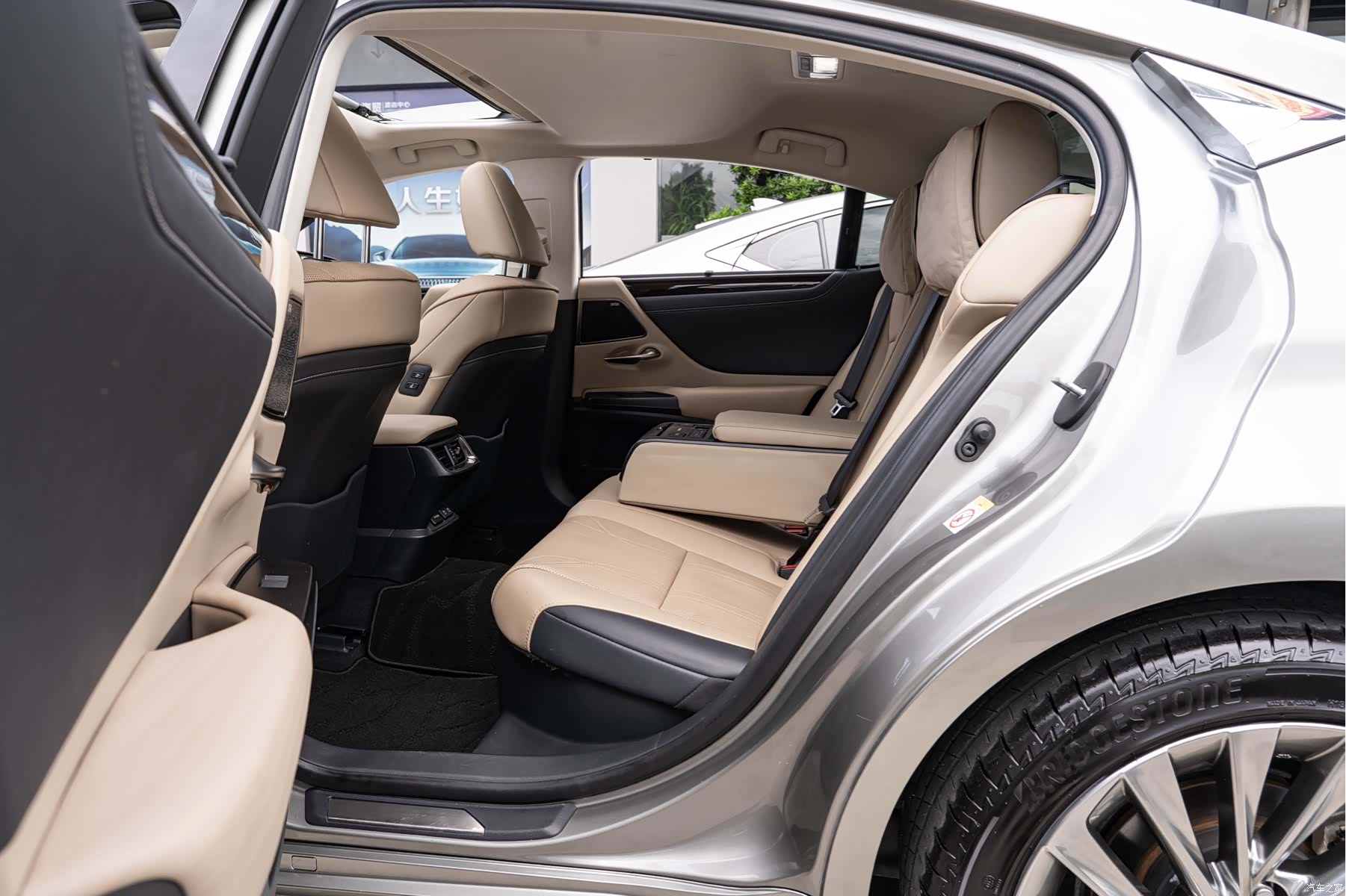 Lexus ES, 2018 10