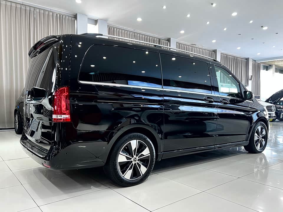 Mercedes-Benz V-class