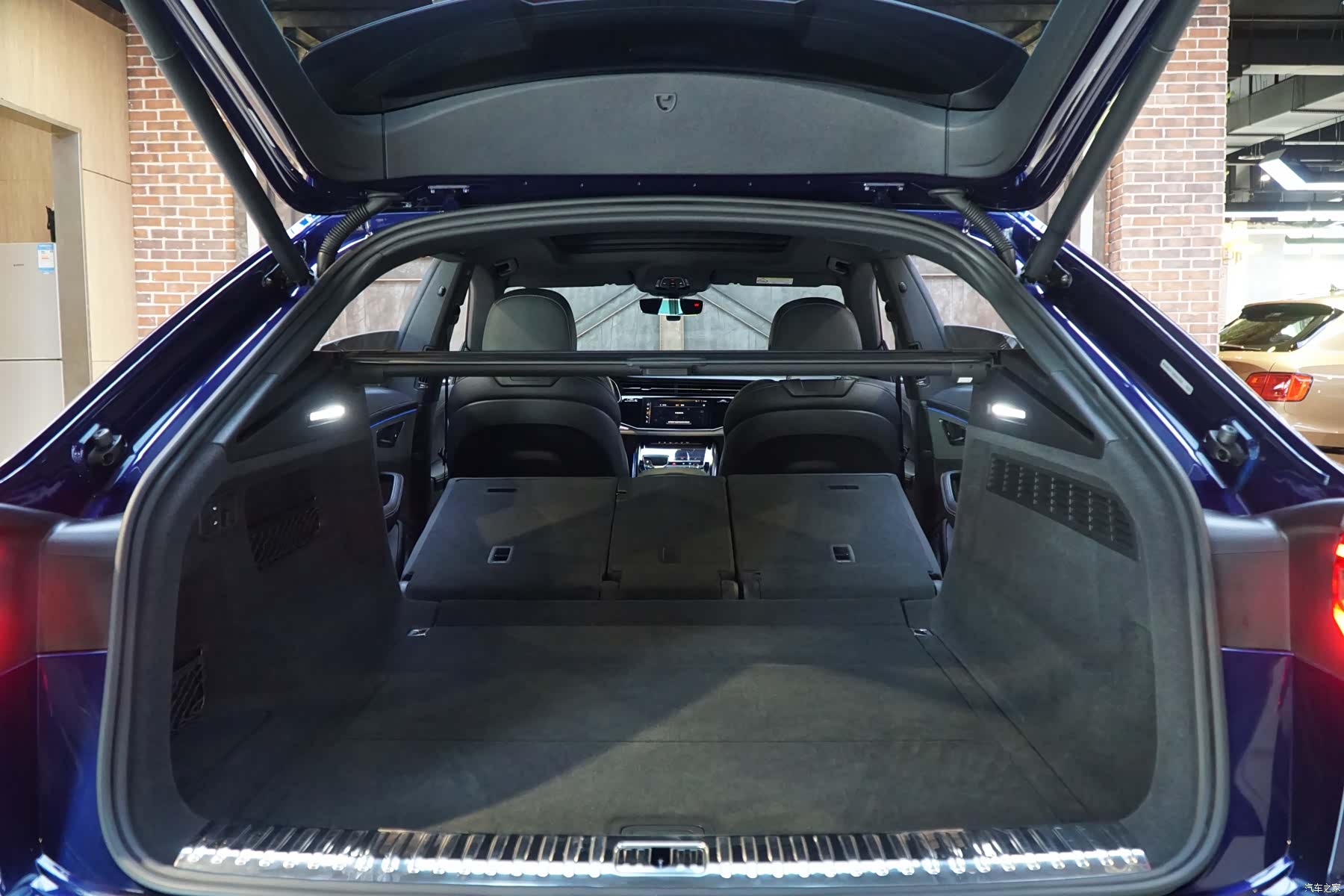 Audi Q8, 2019 17
