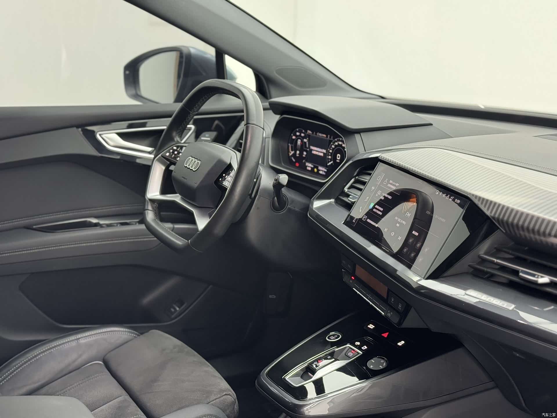 Audi Q4 e-tron, 2023 14