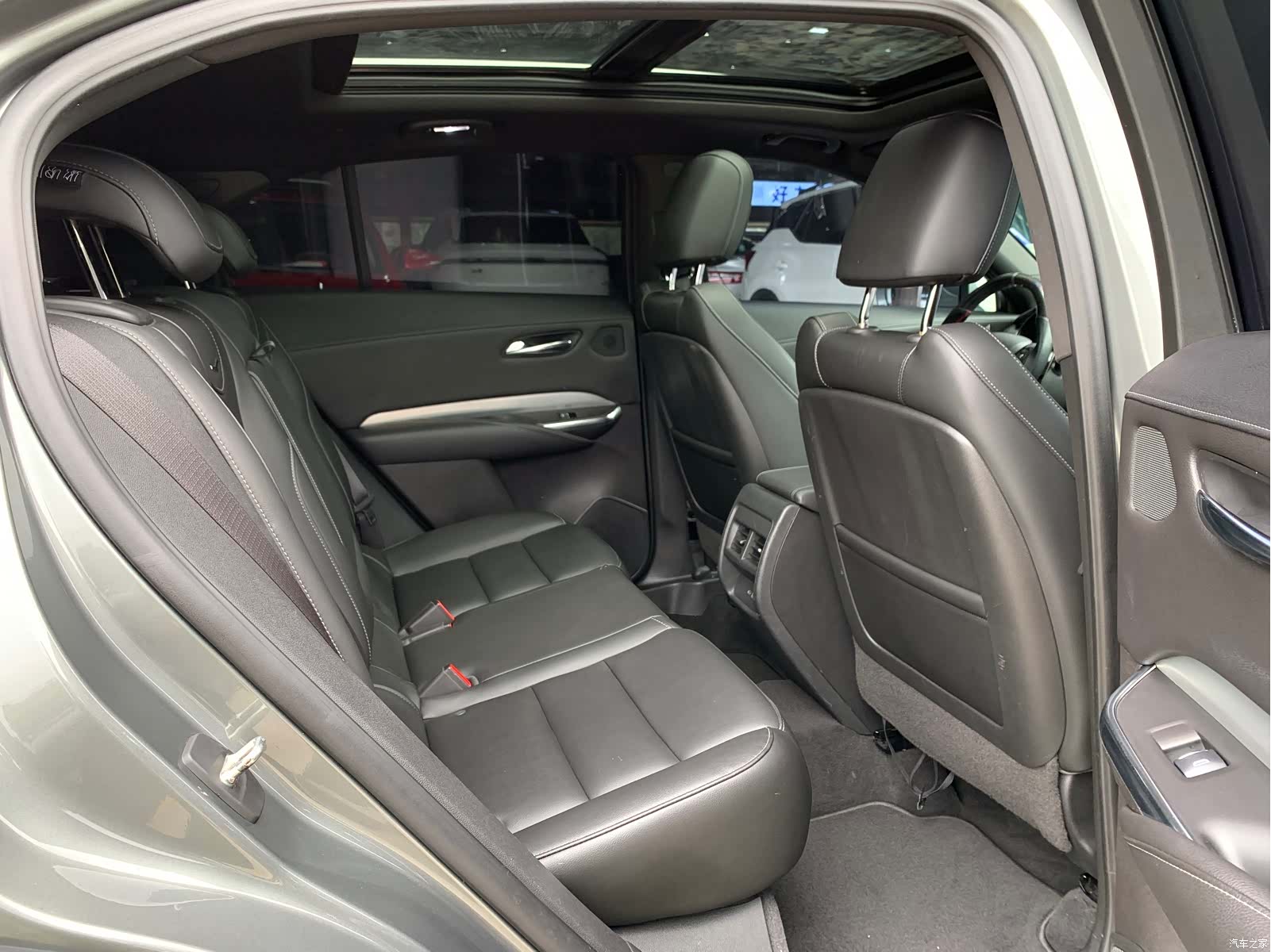 Cadillac XT4, 2019 12
