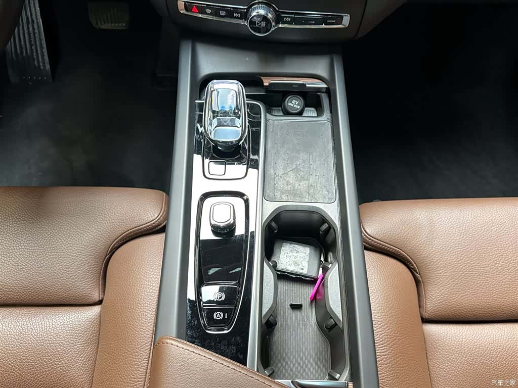 Volvo XC60, 2025 15