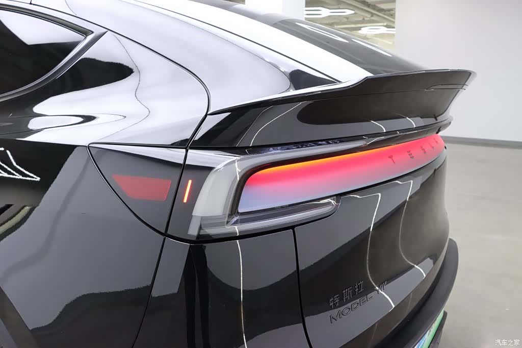 Tesla Model Y, 2026 28