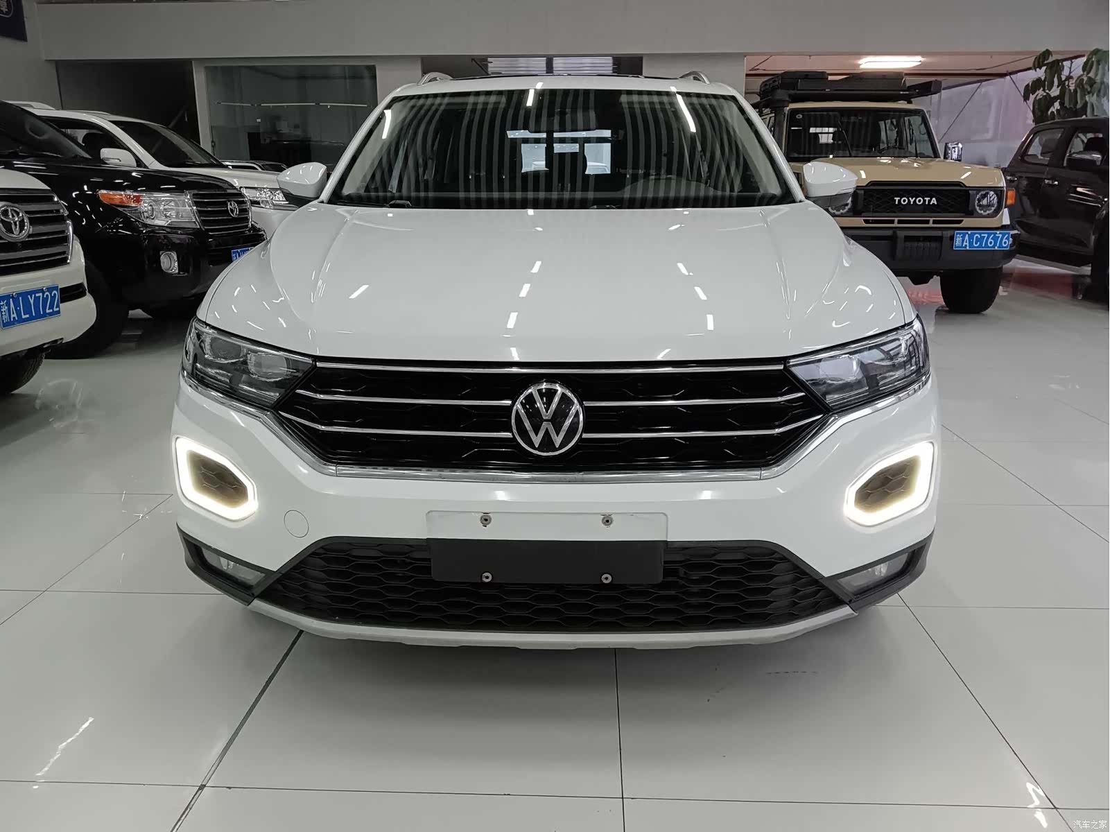 Volkswagen T-ROC, 2023 2