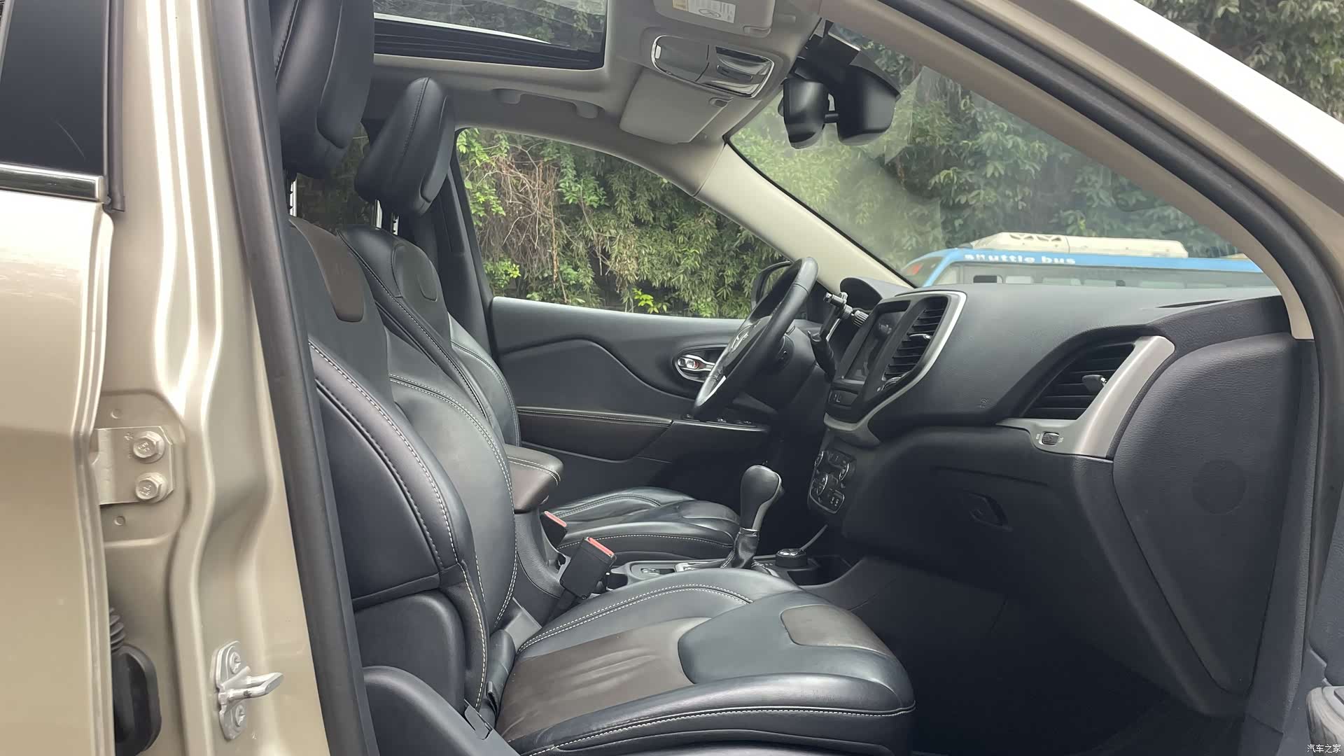 Jeep Cherokee, 2015 9
