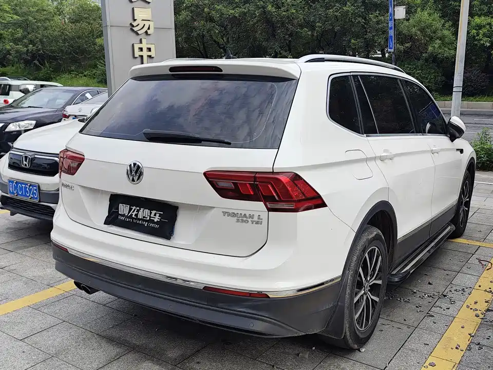 Volkswagen Tiguan L
