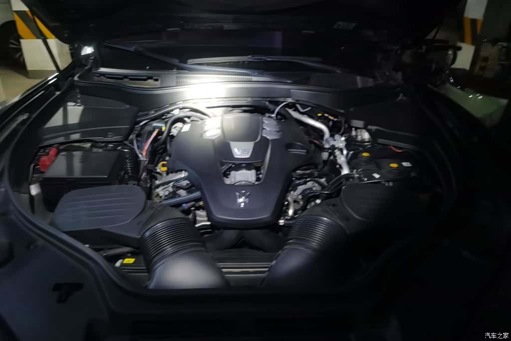 Maserati Levante, 2019 10