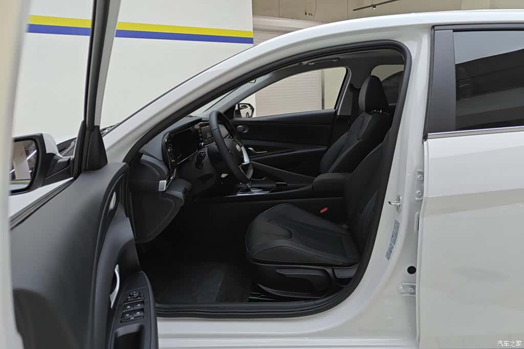 Hyundai Elantra, 2025 9