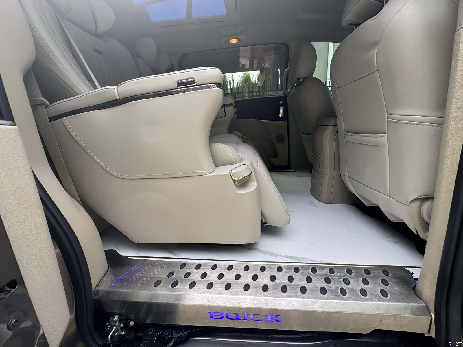 Buick GL8, 2019 13