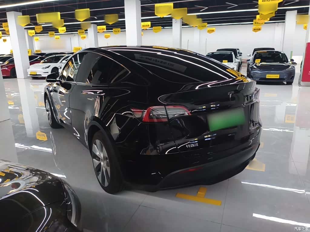 Tesla Model Y, 2022 все фото