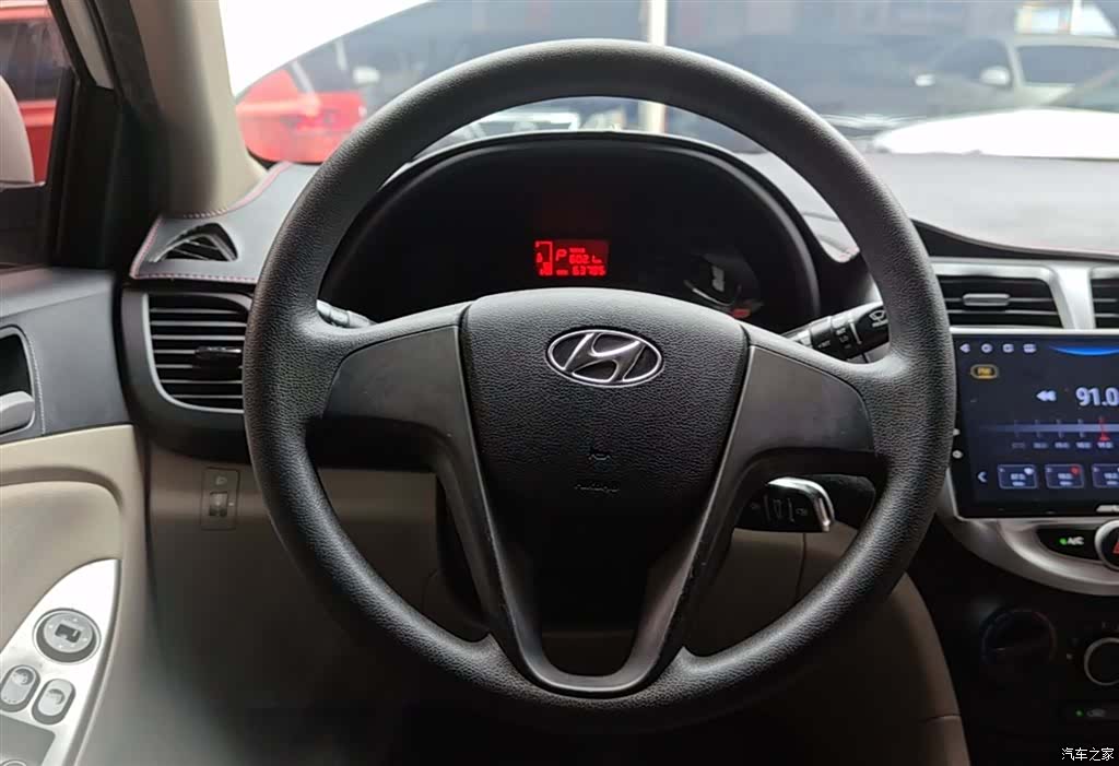 Hyundai GLS, 2014 10