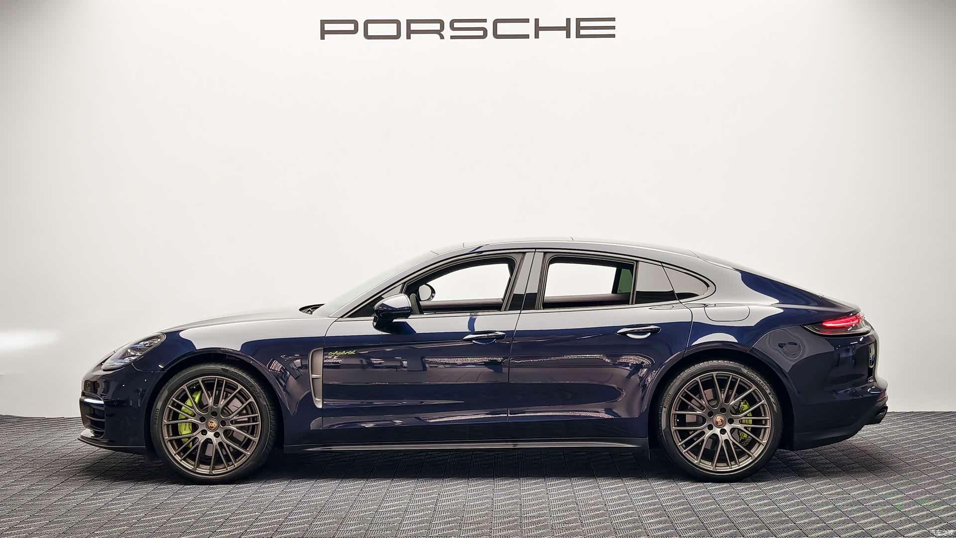 Porsche Panamera, 2022 все фото