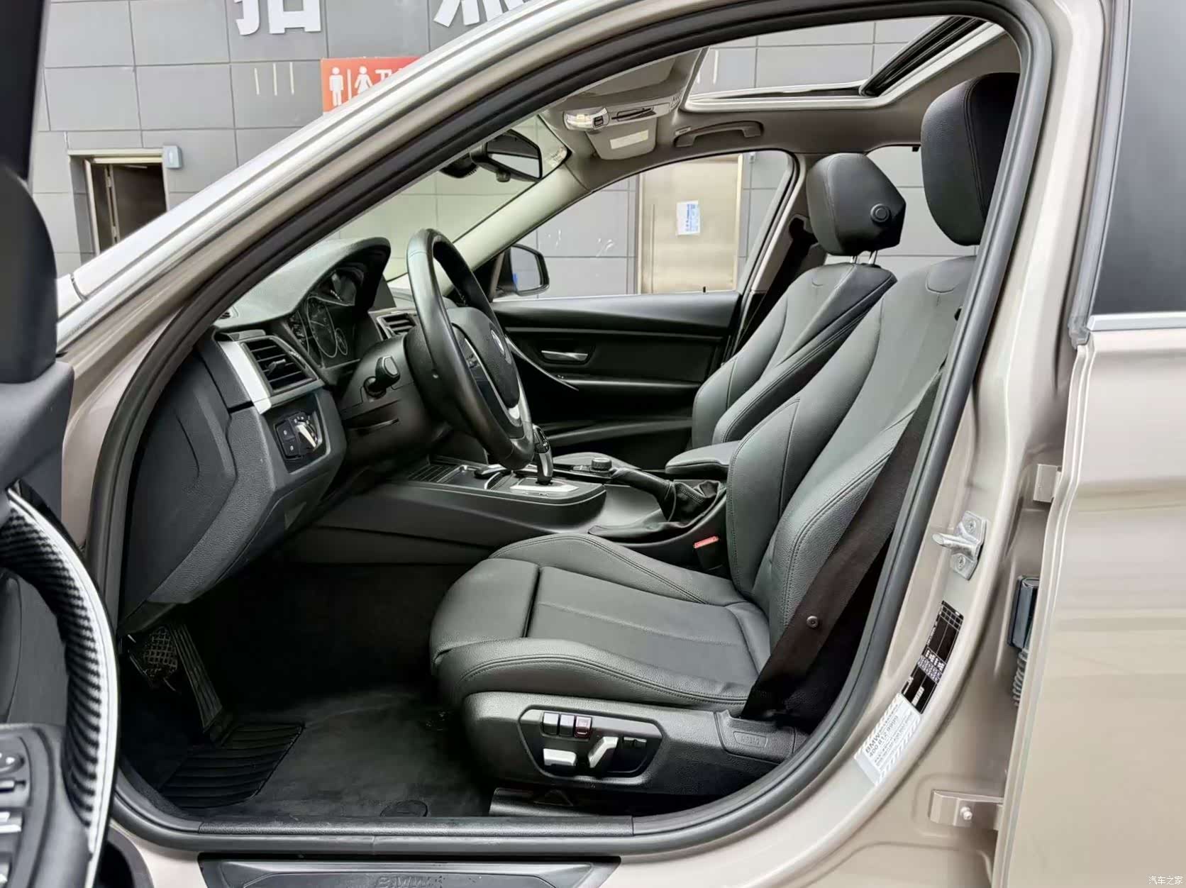 BMW 3 Series, 2018 все фото