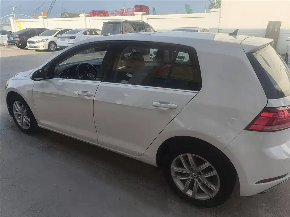 Volkswagen golf