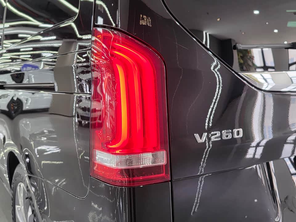 Mercedes-Benz V-class