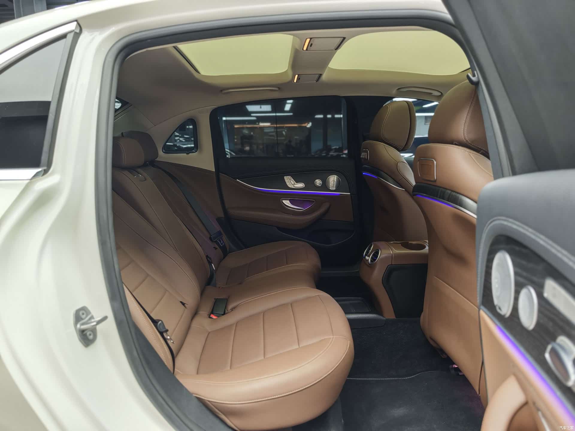 Mercedes-Benz E-Class, 2020 6