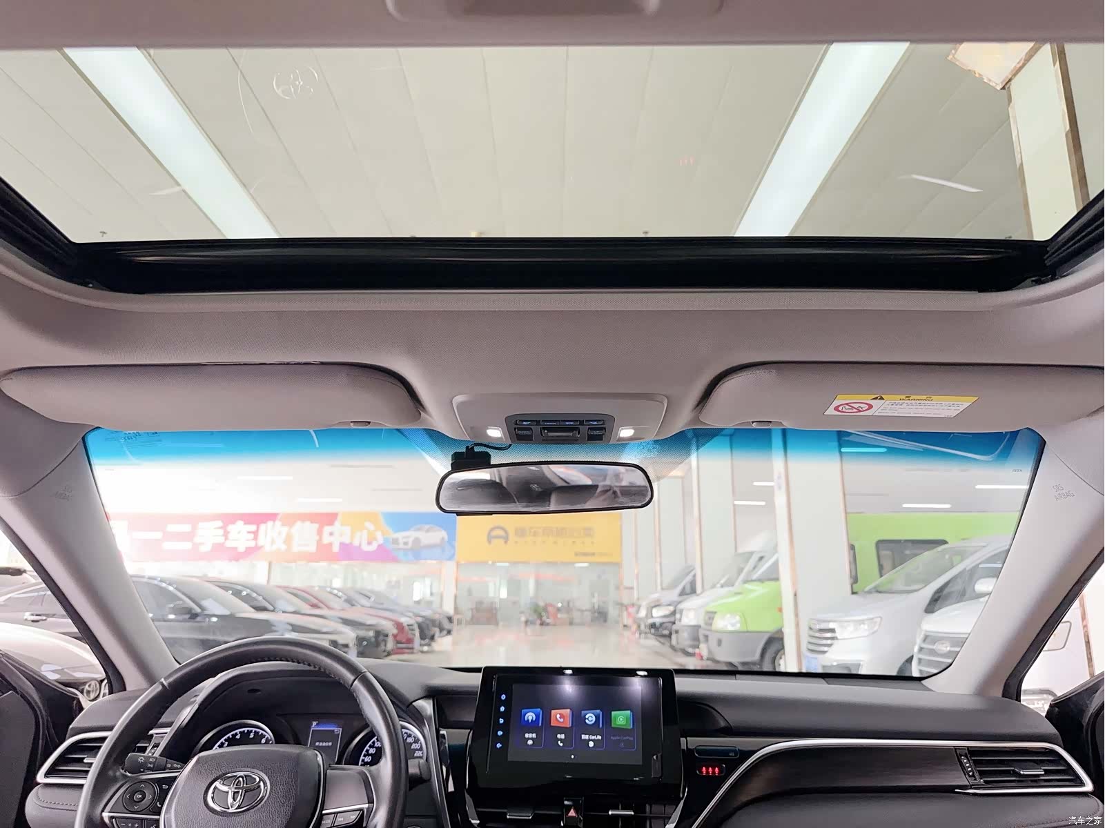 Toyota Camry, 2022 12
