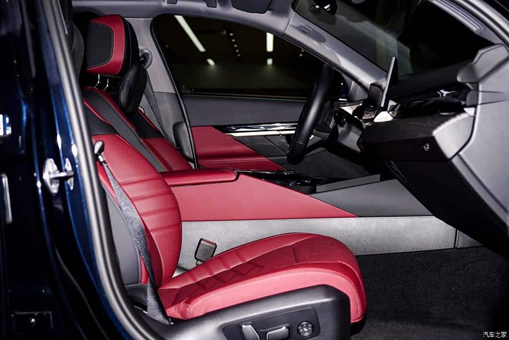 BMW 5 Series, 2025 18