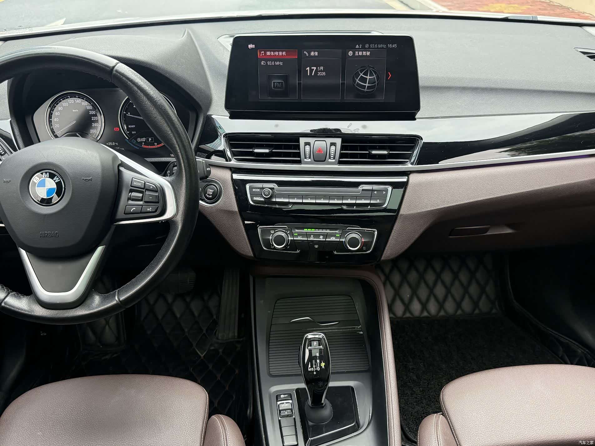 BMW X1, 2021 все фото