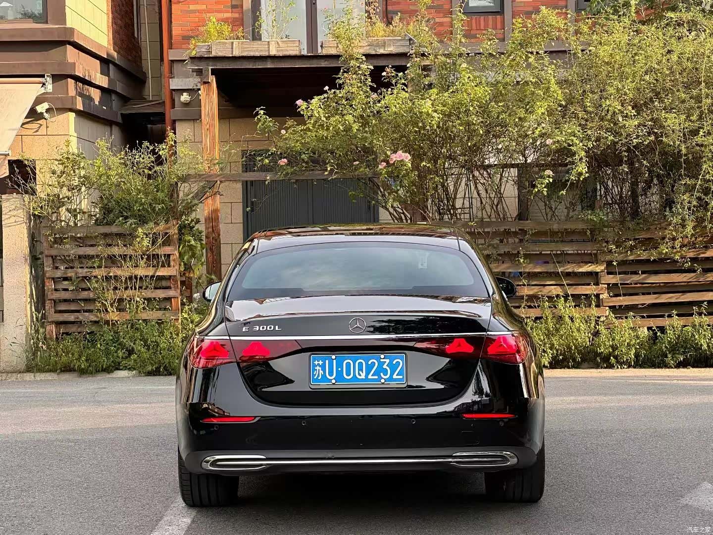 Mercedes-Benz E-Class, 2024 3