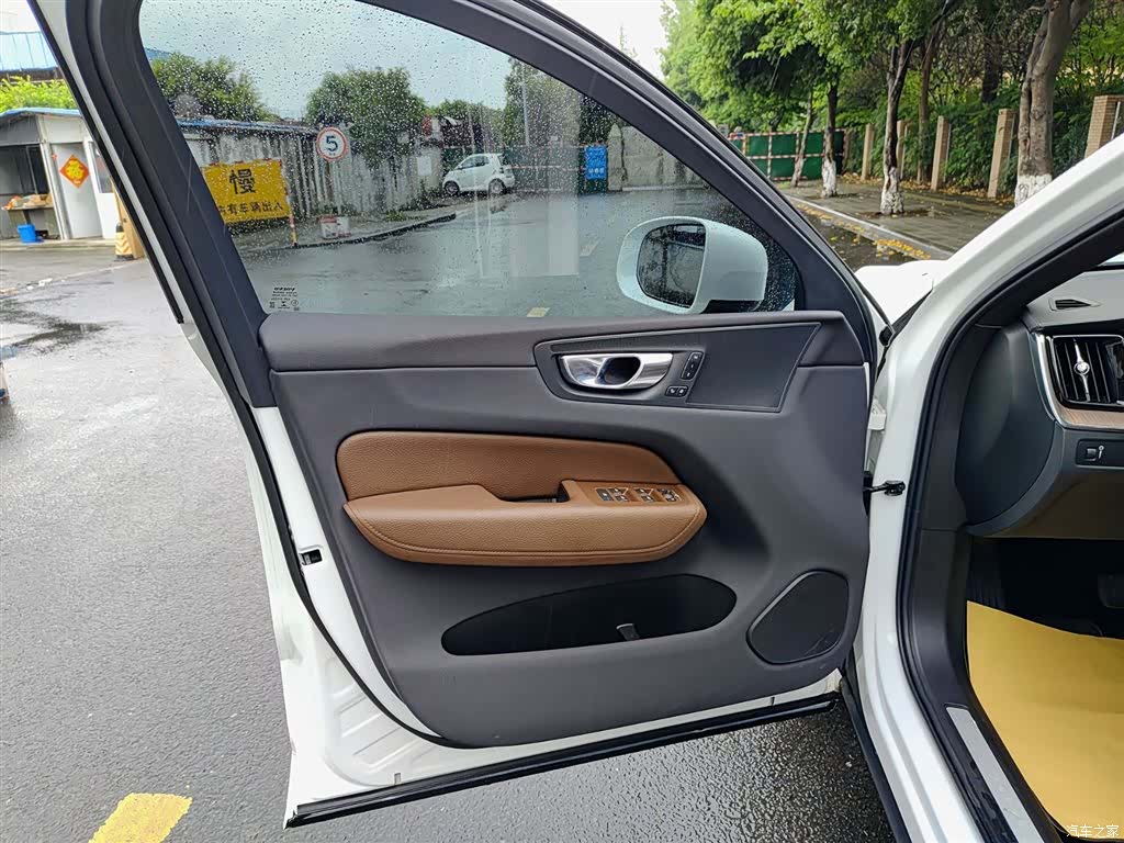 Volvo XC60, 2021 6