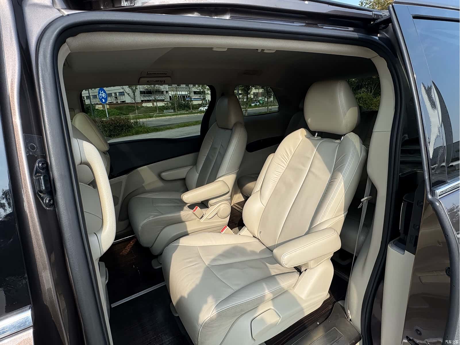 Buick GL8, 2017 12