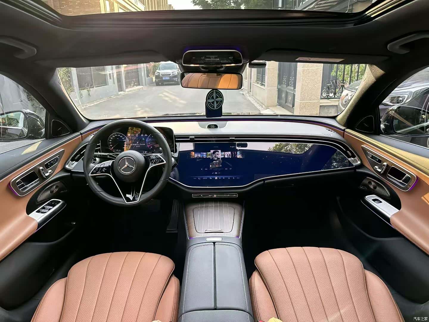 Mercedes-Benz E-Class, 2024 4