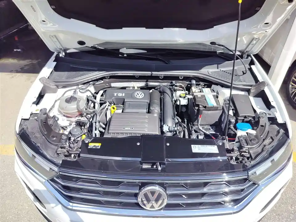 Volkswagen T-ROC exploring Songs