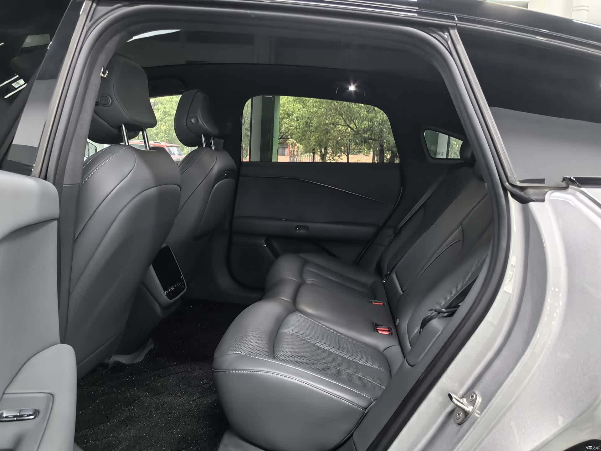 Xpeng P7, 2025 9