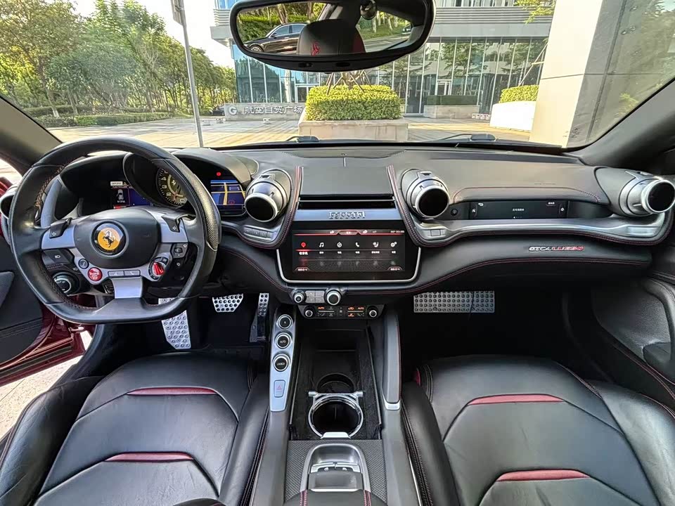 Ferrari GTC4Lusso