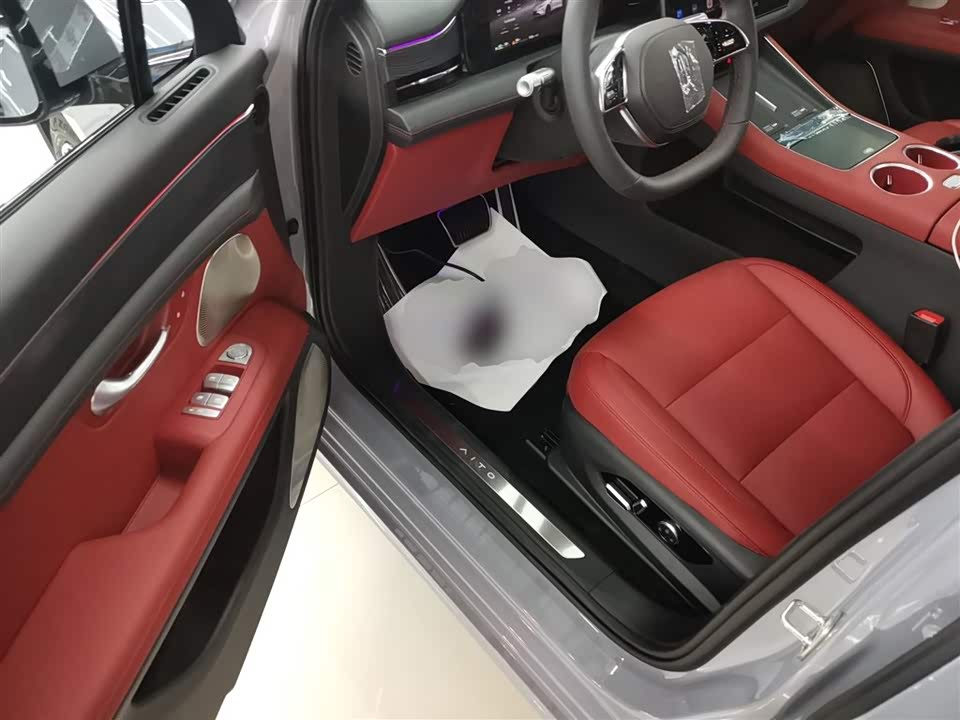 AITO Ask the world M5