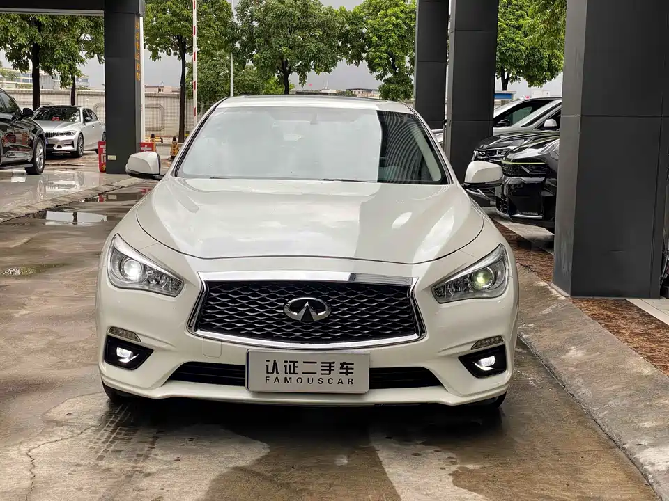 Infiniti Q50L