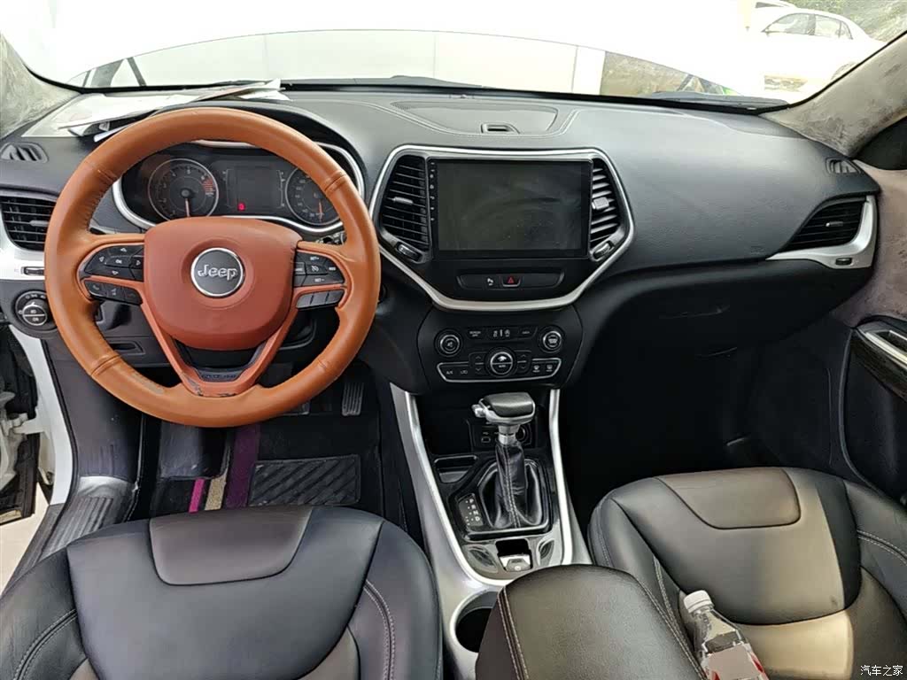 Jeep Cherokee, 2016 10