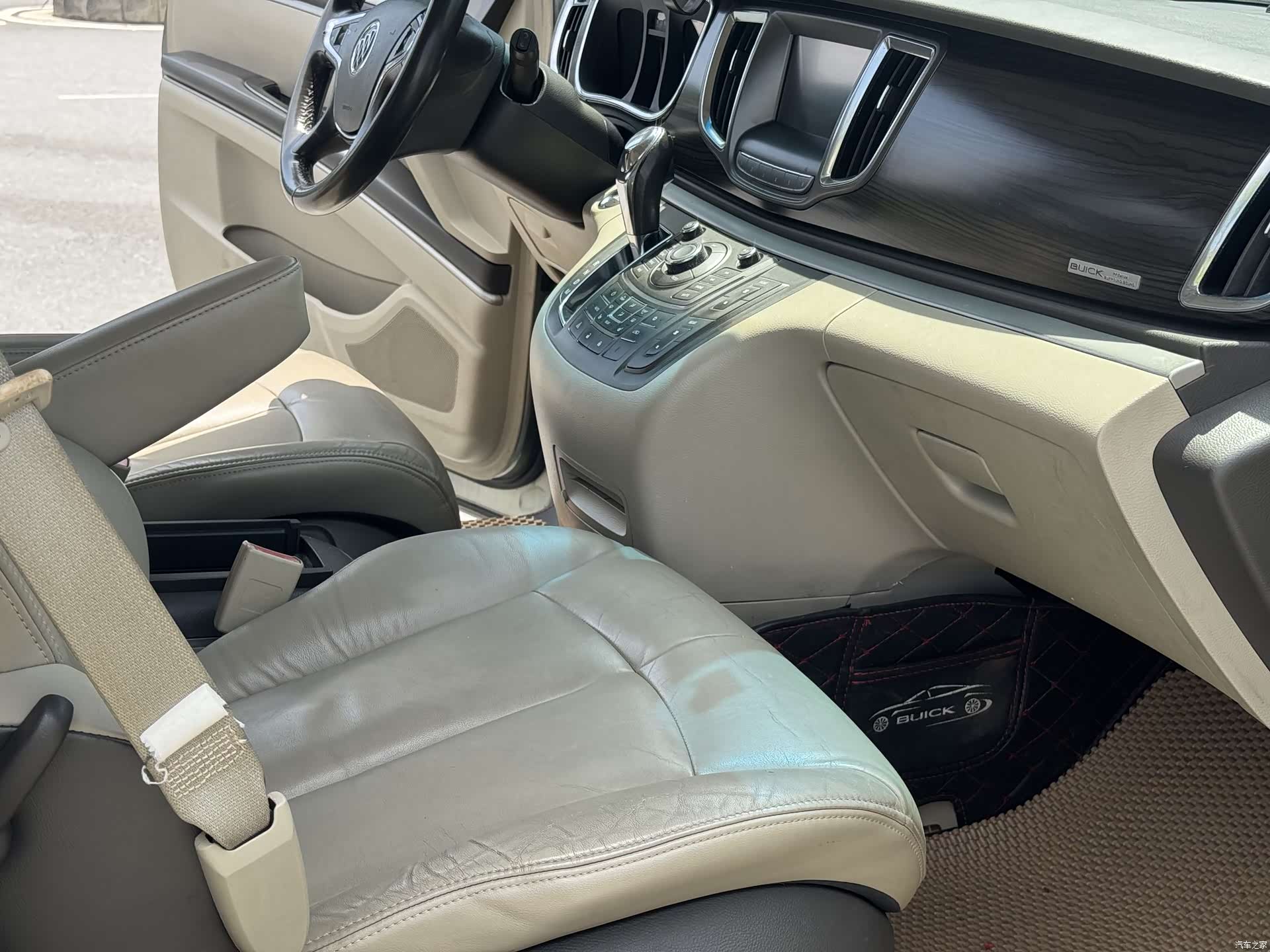 Buick GL8, 2012 18