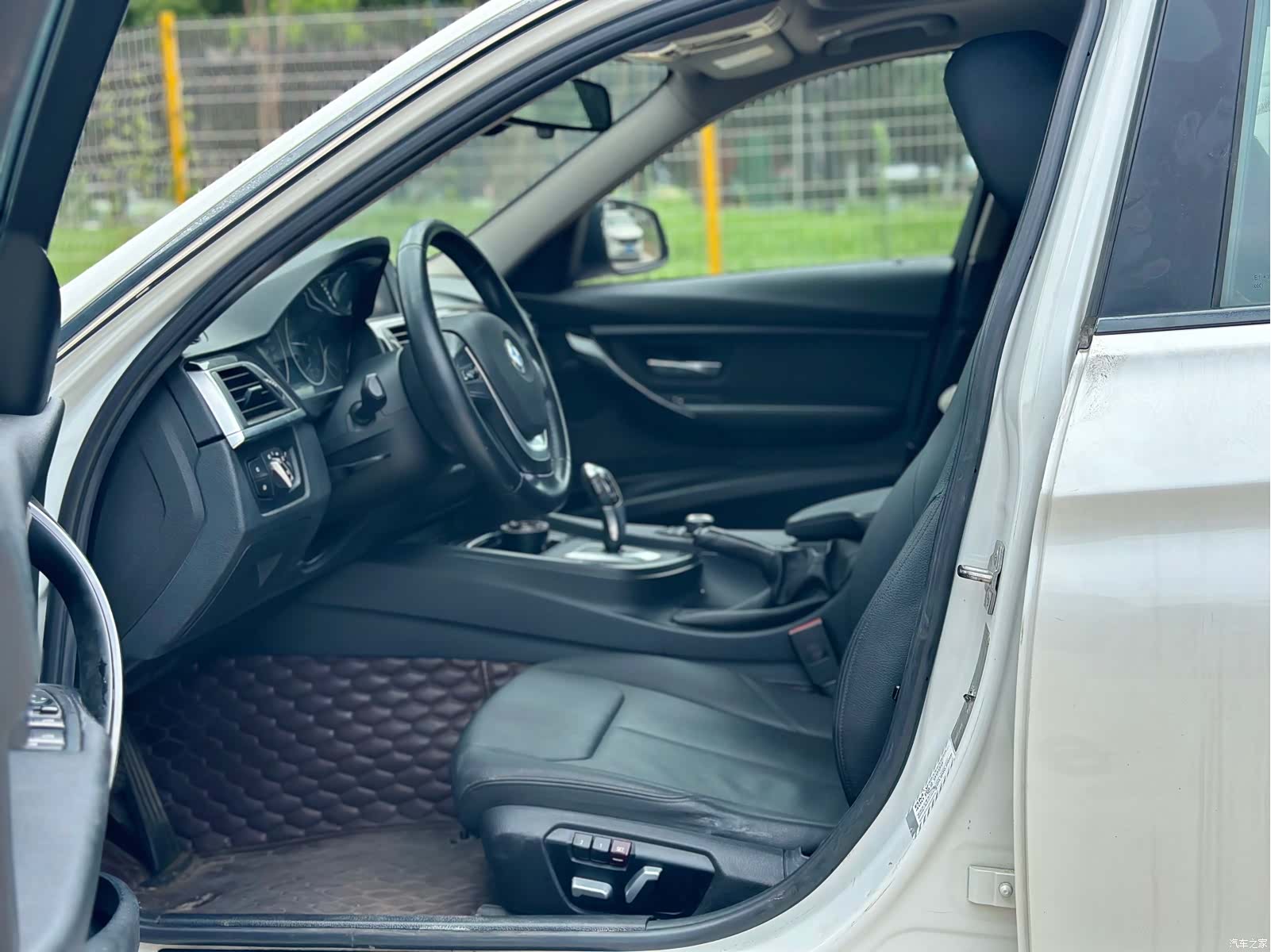 BMW 3 Series, 2017 все фото