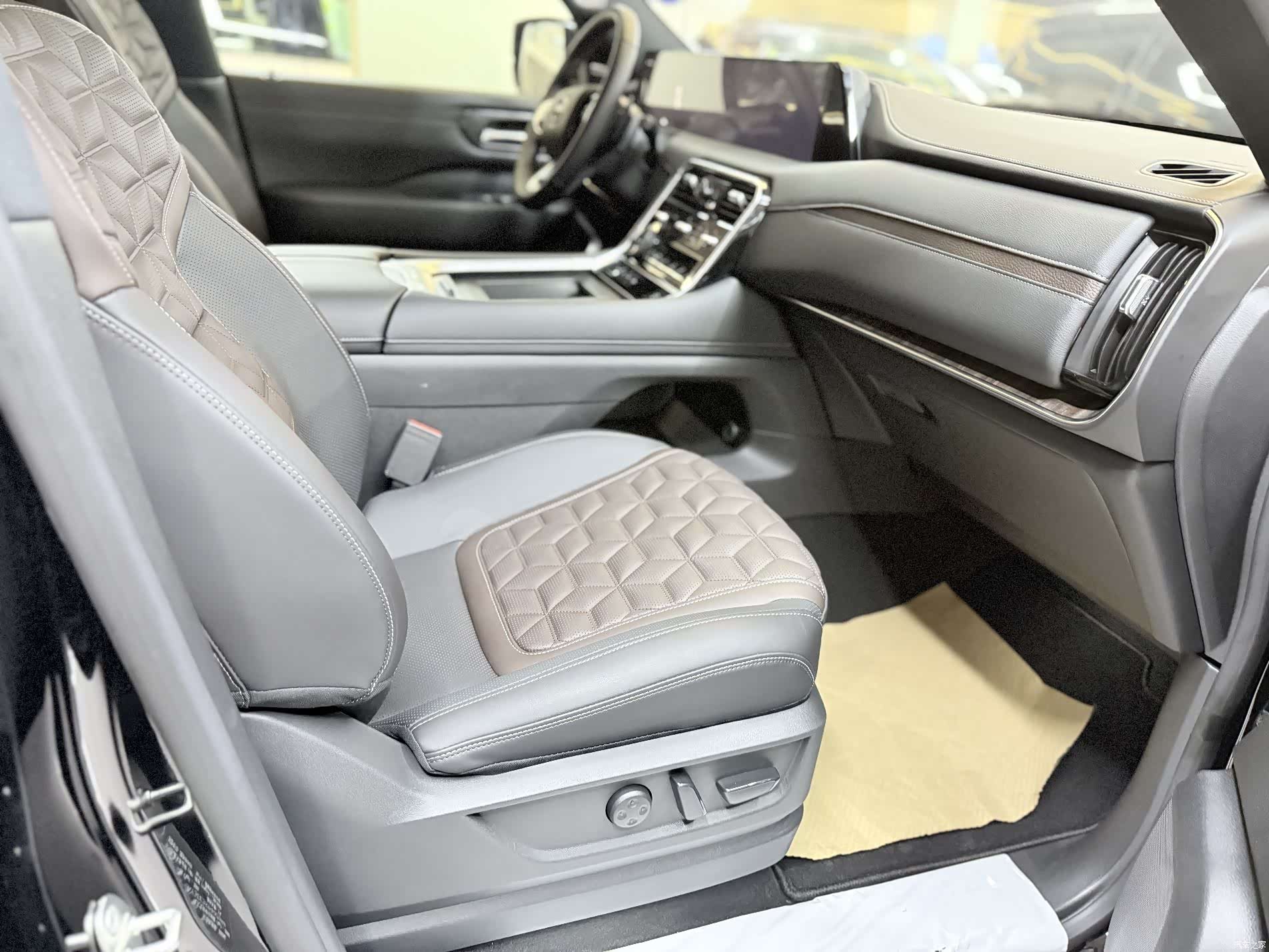 Nissan Patrol, 2025 14