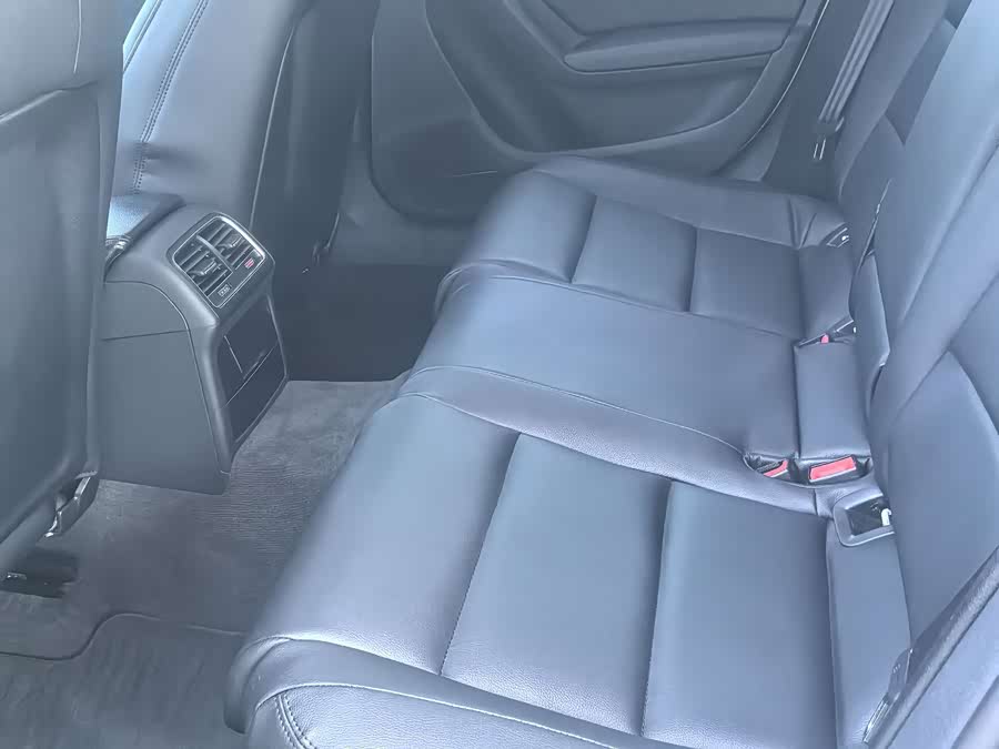 Audi A4L 2016, фото 8