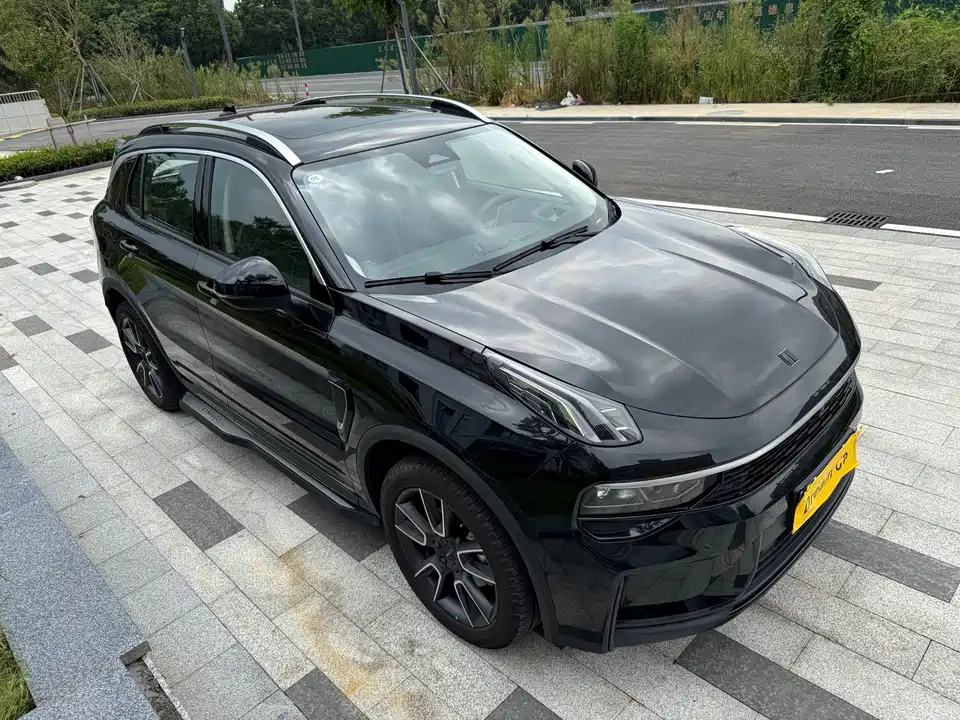 Lynk & Co 01
