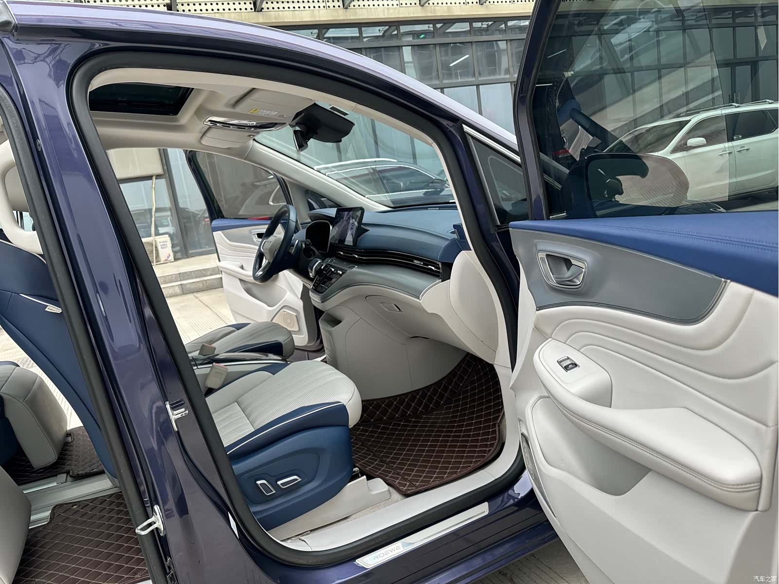 Roewe iMAX8, 2022 17